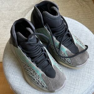 yeezy unisex basketball shoe ‘quantum’ Sneakers Teal Blue